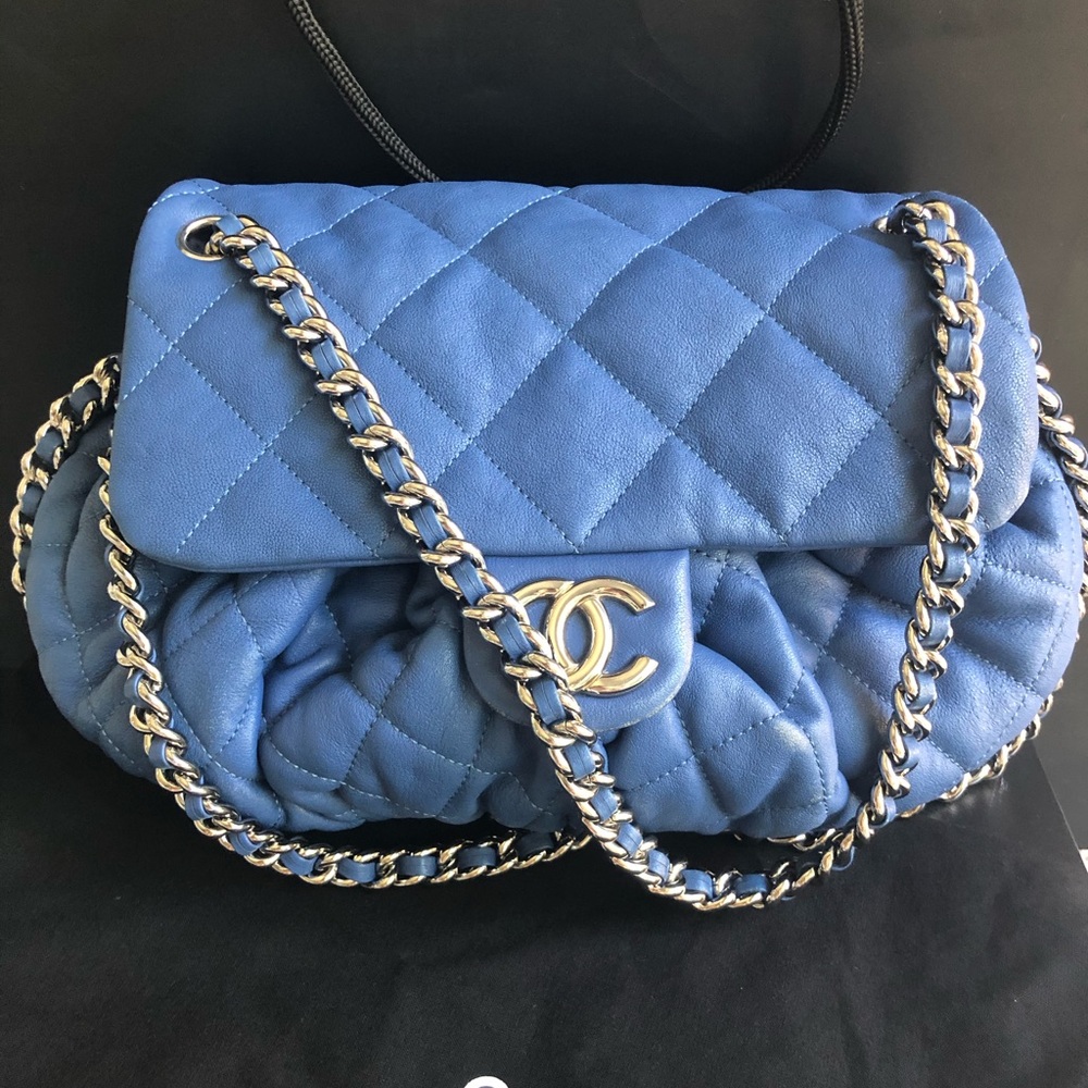 Chanel chain around medium